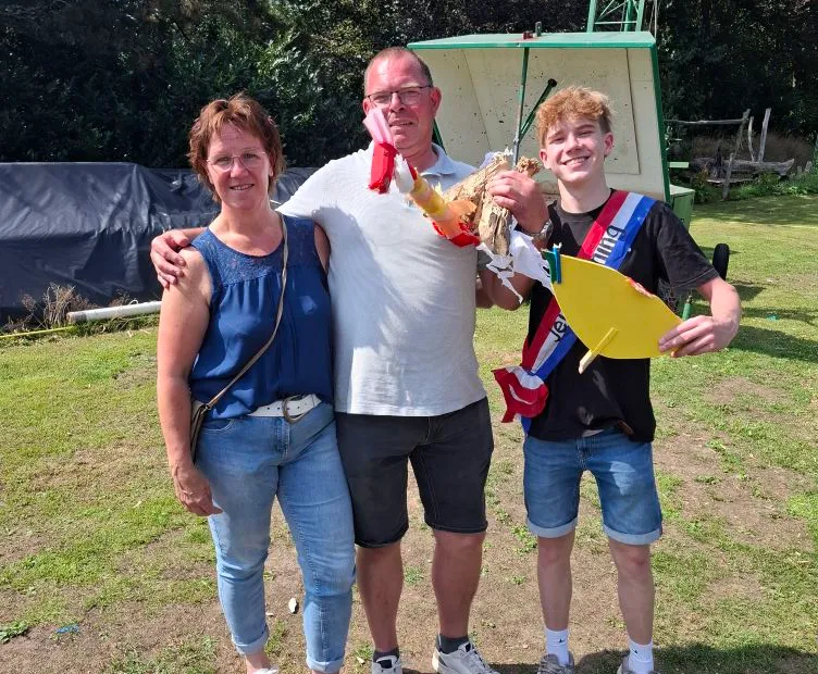 Koningspaar Kermis 2025 van de Volksfeestvereniging Holterhoek